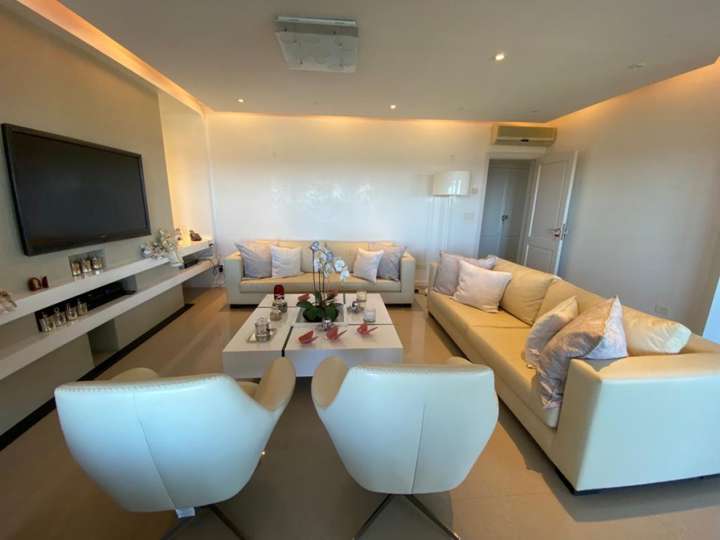 Apartamento en venta en Punta Del Este