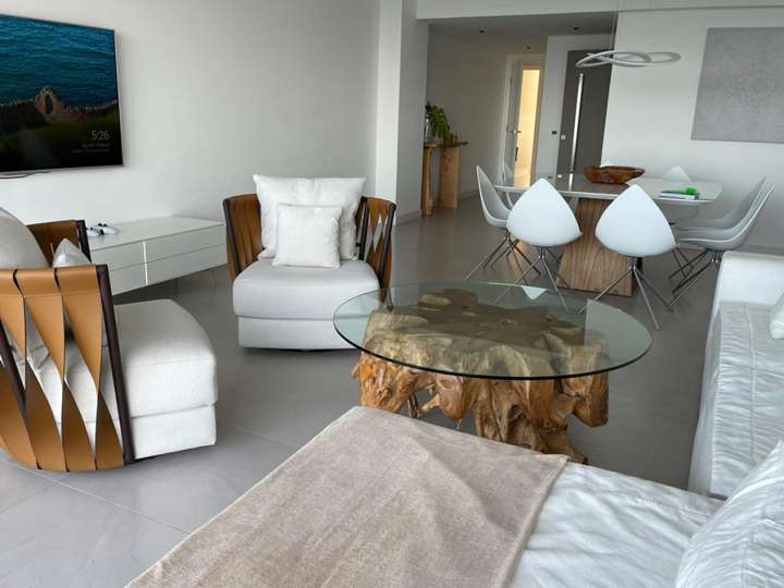 Apartamento en venta en Rambla Lorenzo Batlle Pacheco, Punta Del Este