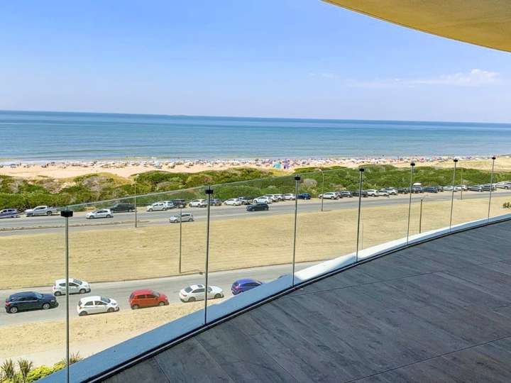 Apartamento en venta en Rambla Lorenzo Batlle Pacheco, Punta Del Este