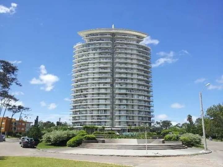 Apartamento en alquiler en Rambla Doctor Claudio Williman, Punta Del Este