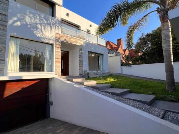 Casa en venta en Carrasco, Montevideo