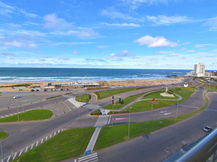 Apartamento en venta en Rambla Lorenzo Batlle Pacheco, Punta Del Este