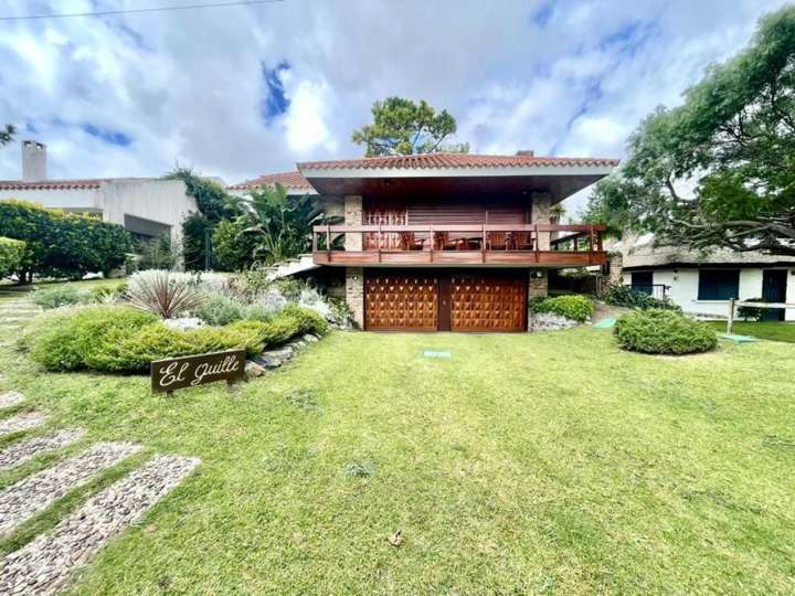 Casa en venta en Avenida República Argentina, Punta Del Este