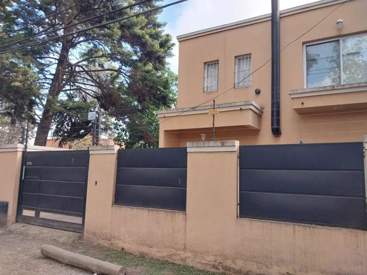 Casa en venta en Gobernador Guillermo Udaondo, Buenos Aires