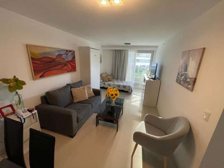 Apartamento en venta en Rambla Lorenzo Batlle Pacheco, Punta Del Este