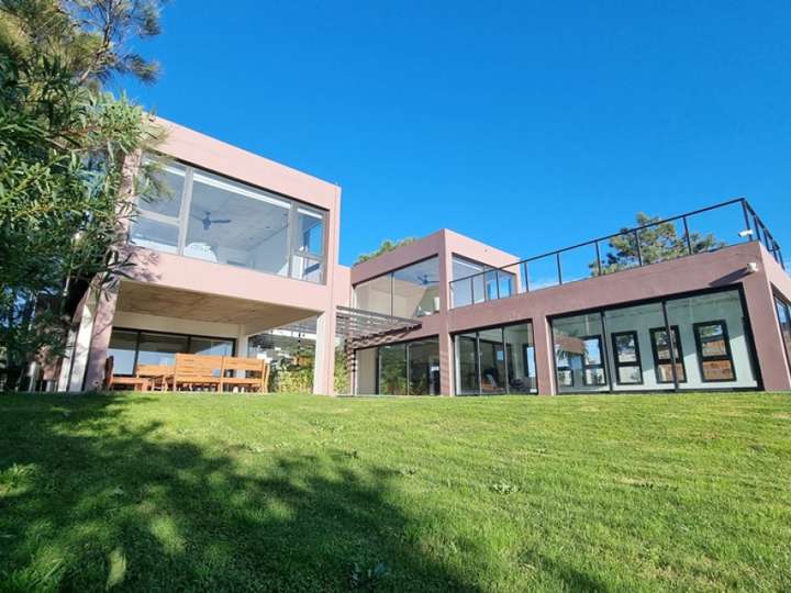 Casa en venta en Avenida Poeta Álvaro Figueiro, Maldonado
