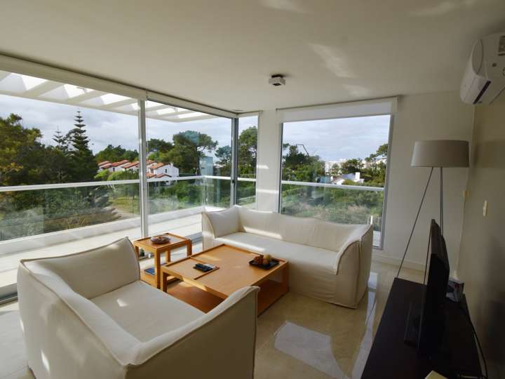 Apartamento en venta en Alfonsina Storni, San Rafael - El Placer