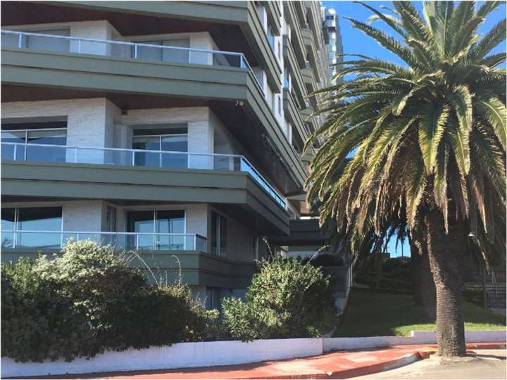 Apartamento en venta en Gorlero, Punta Del Este