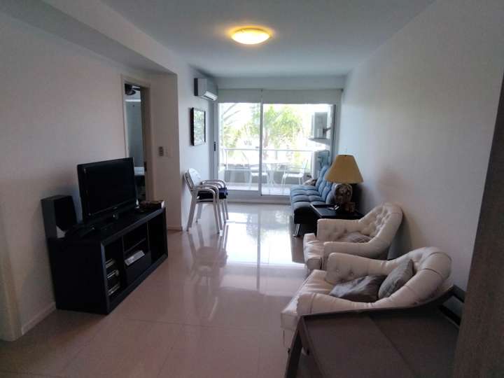 Apartamento en venta en 2 de Febrero (Calle 10), Punta Del Este