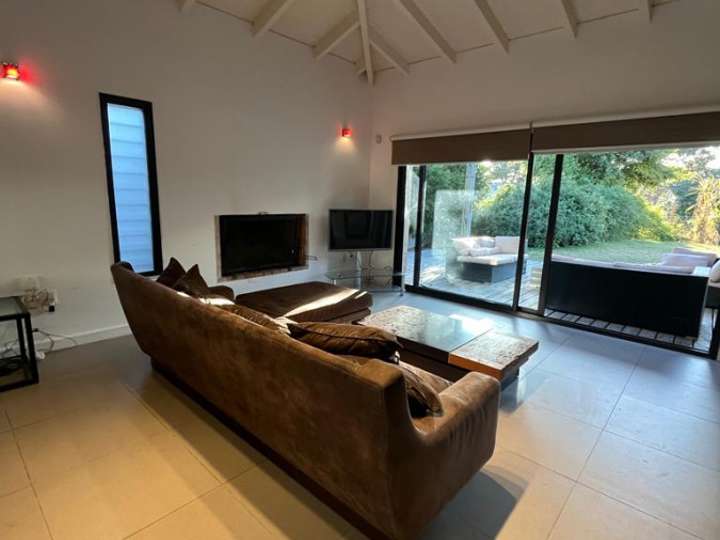 Casa en alquiler en Punta Del Este