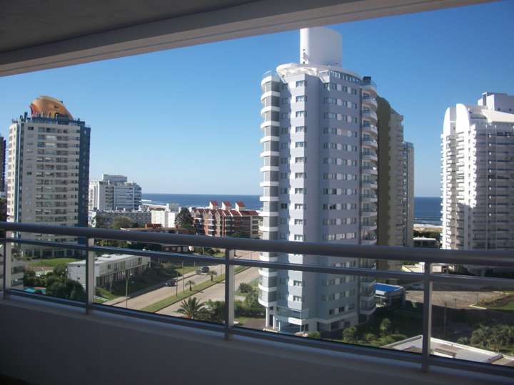 Apartamento en alquiler en De Los Eucaliptus, Maldonado