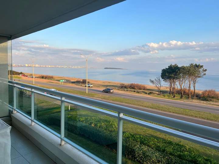 Apartamento en venta en Pinares, Maldonado