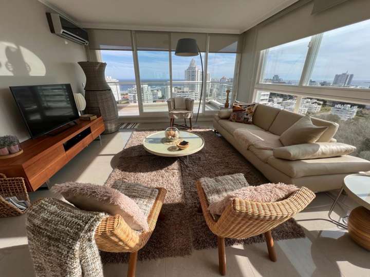 Apartamento en alquiler en Punta Del Este