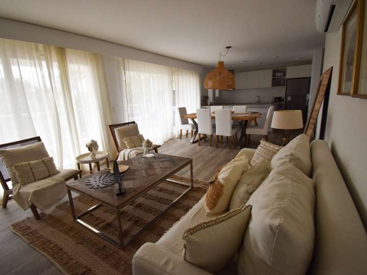 Apartamento en venta en De Los Claveles, San Rafael - El Placer
