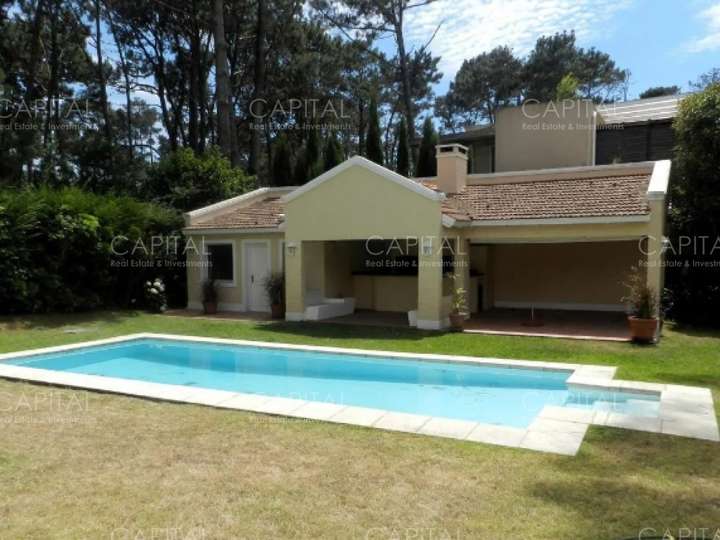 Casa en venta en Avenida Eduardo Víctor Haedo, El Tesoro