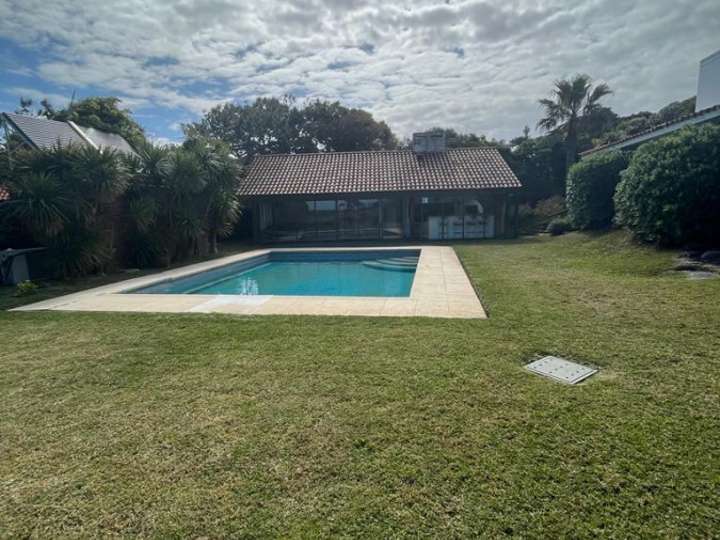 Casa en alquiler en Punta Del Este