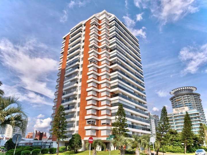 Apartamento en venta en Avenida Chiverta, Punta Del Este