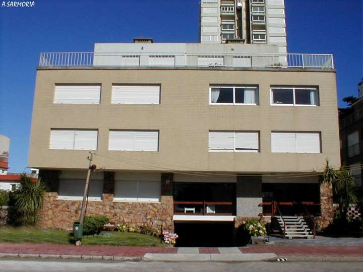 Apartamento en venta en El Mesana (Calle 24), Punta Del Este