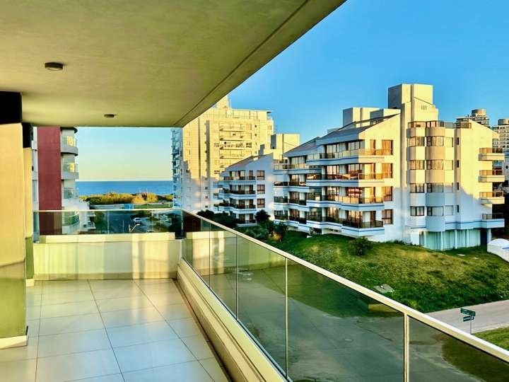 Apartamento en venta en Biarritz, Punta Del Este