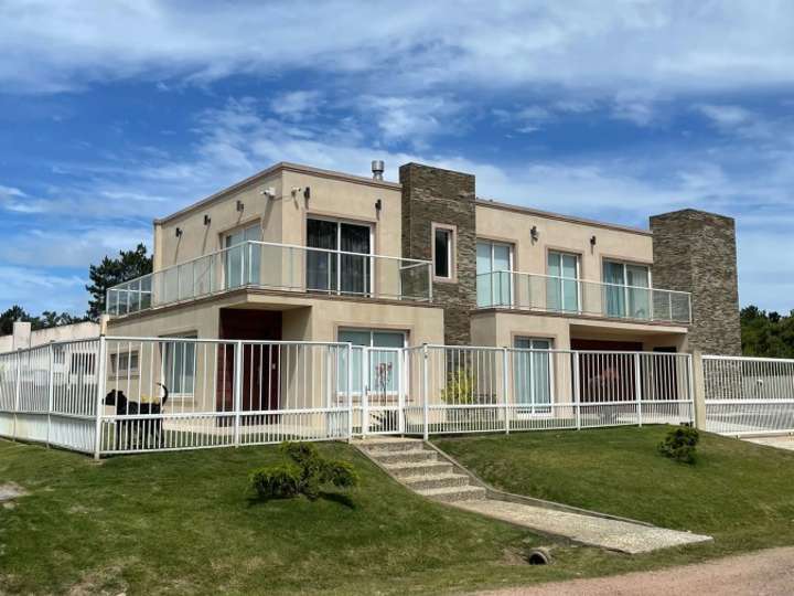 Casa en venta en Rambla General Artigas, Punta Del Este