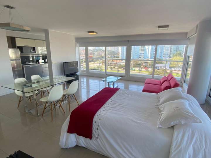 Apartamento en venta en Avenida Chiverta, Punta Del Este