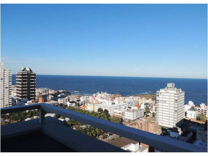 Apartamento en venta en Gorlero, Punta Del Este