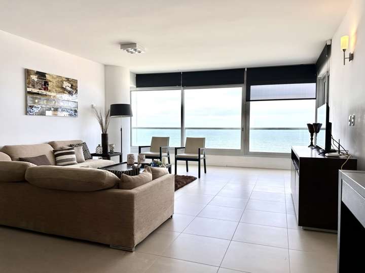 Apartamento en venta en Rambla Lorenzo Batlle Pacheco, Punta Del Este