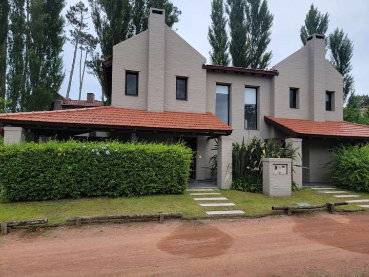 Casa en venta en Pinares, Maldonado