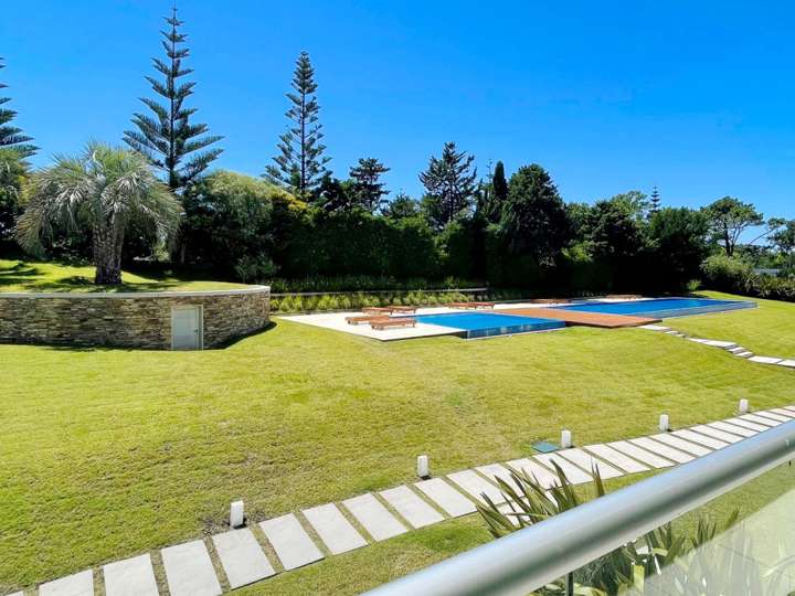 Apartamento en venta en Alfonsina Storni, San Rafael - El Placer