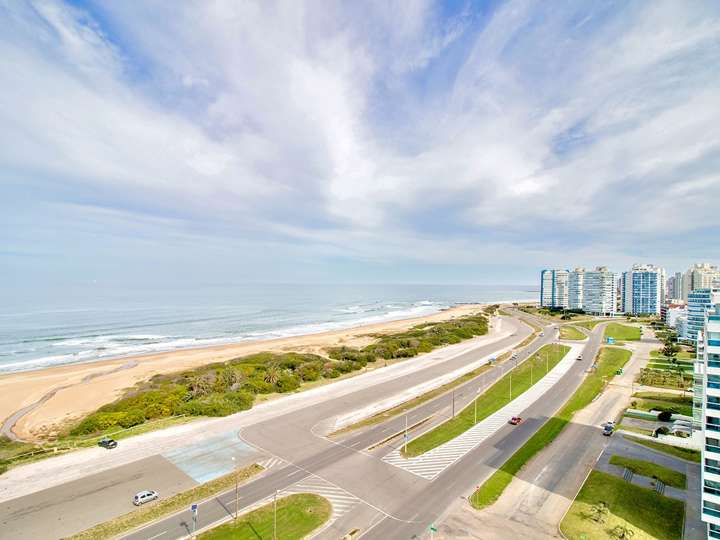Apartamento en venta en Rambla Lorenzo Batlle Pacheco, Punta Del Este