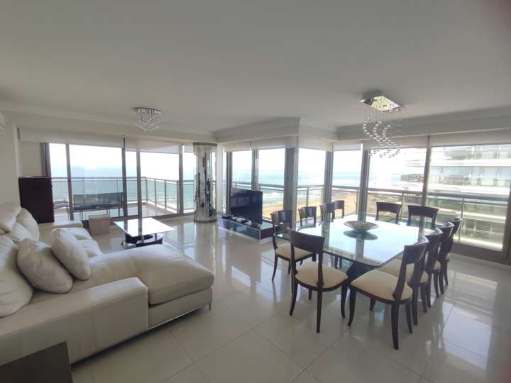Apartamento en alquiler en Punta Del Este
