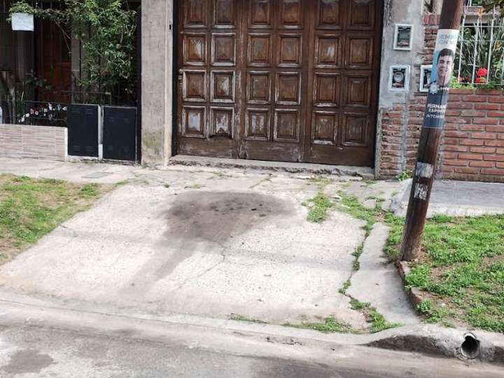 Edificio en venta en Juan del Campillo, 3355, Villa Luzuriaga