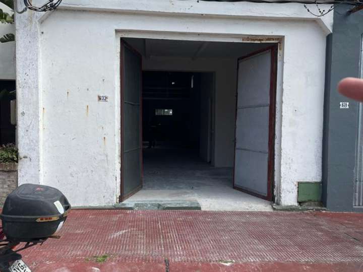 Comercial / Tienda en alquiler en El Trinquete (Calle 8), Punta Del Este