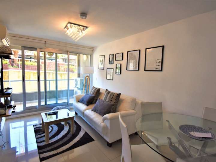 Apartamento en venta en 2 de Febrero (Calle 10), Punta Del Este