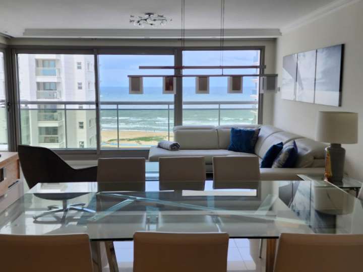 Apartamento en venta en Rambla Lorenzo Batlle Pacheco, Punta Del Este