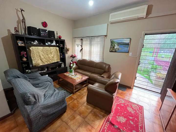 Casa en venta en Víctor Raúl Haya de la Torre, Montevideo