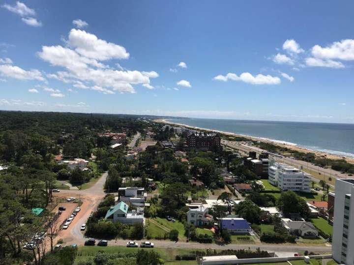 Apartamento en alquiler en Punta Del Este