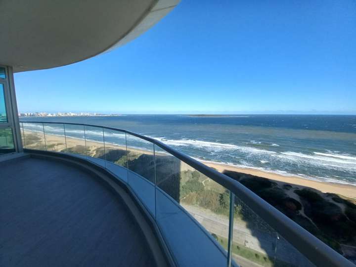 Apartamento en venta en Rambla Doctor Claudio Williman, Maldonado