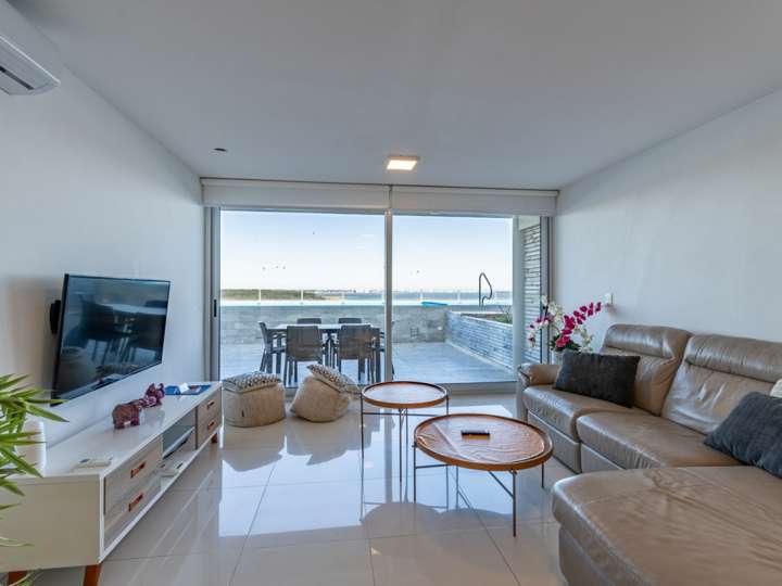 Apartamento en venta en Carlos Páez Vilaró, Punta Ballena