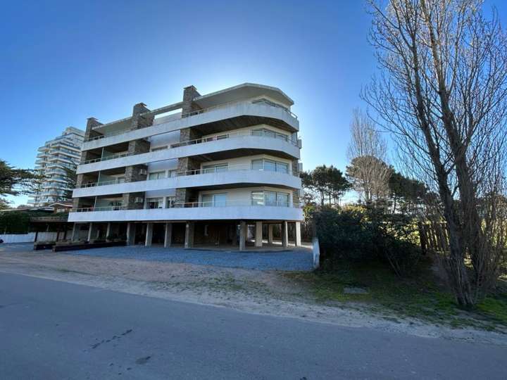 Apartamento en venta en Rambla Lorenzo Batlle, Punta Del Este