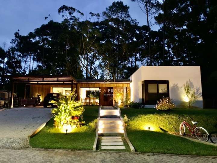 Casa en venta en Rambla General Artigas, Punta Del Este