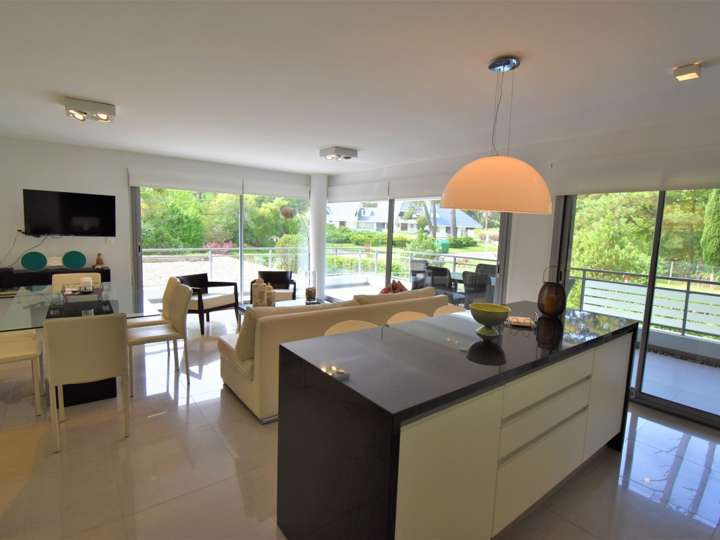 Apartamento en venta en De Las Rosas, San Rafael - El Placer