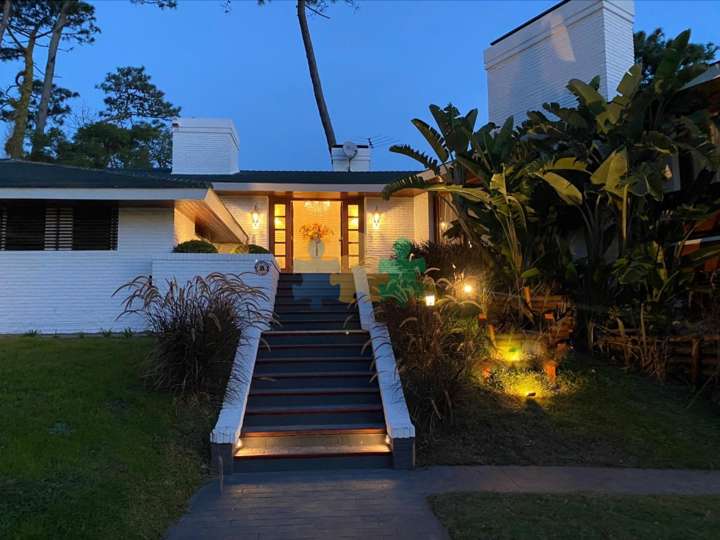 Casa en venta en Rambla General Artigas, Punta Del Este