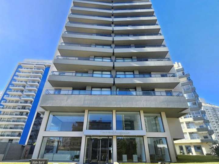 Apartamento en venta en Rambla Lorenzo Batlle Pacheco, Punta Del Este