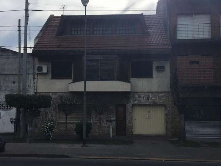 Casa en venta en Alfonsina Storni, 7013, Ciudad del Libertador