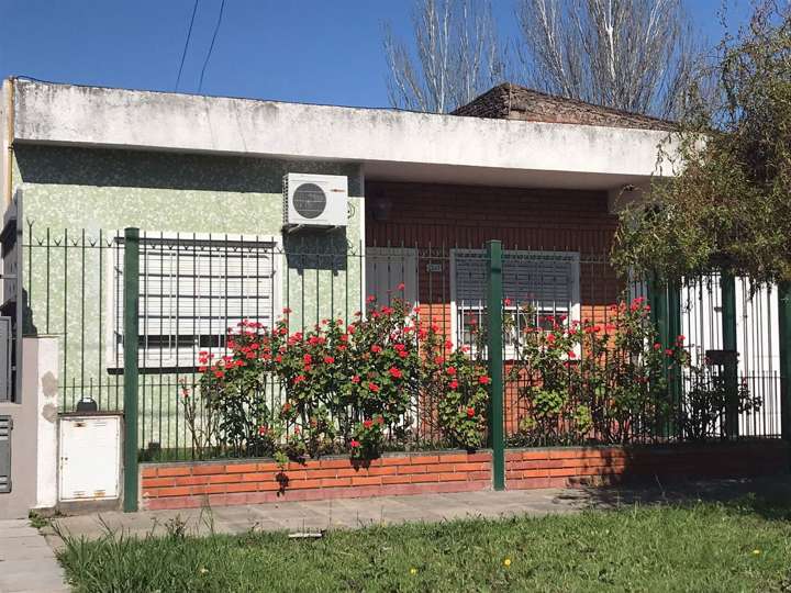 Casa en venta en Ramón Falcón, 2465, El Palomar