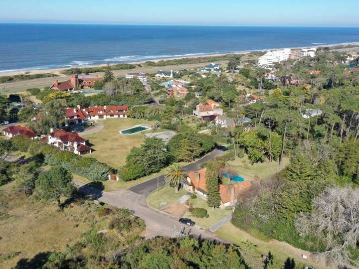 Terreno en venta en Avenida Montecarlo, Punta Del Este