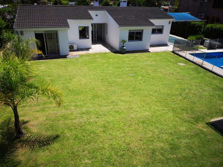 Casa en venta en Ovidio Fernández, Punta Del Este