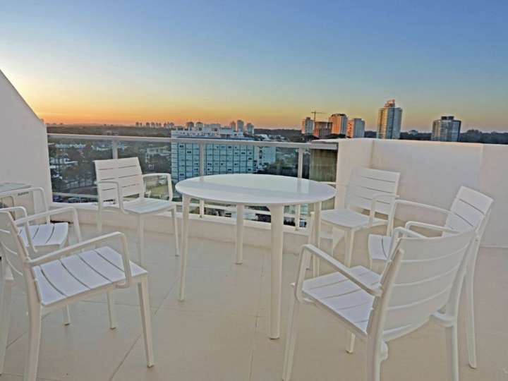 Apartamento en venta en Avenida Italia, Punta Del Este