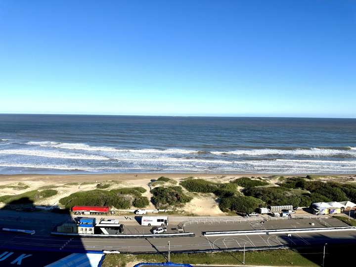 Apartamento en venta en Rambla Lorenzo Batlle Pacheco, Punta Del Este